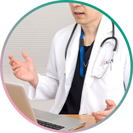 オンライン診療を行う医師のイメージ
